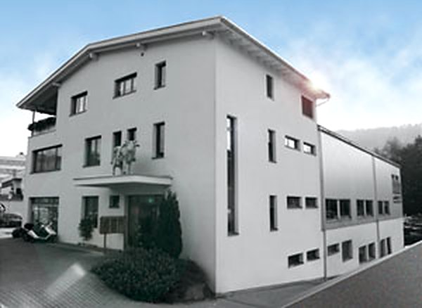 Das Firmengebäude an der Sihlbruggstrasse in Baar